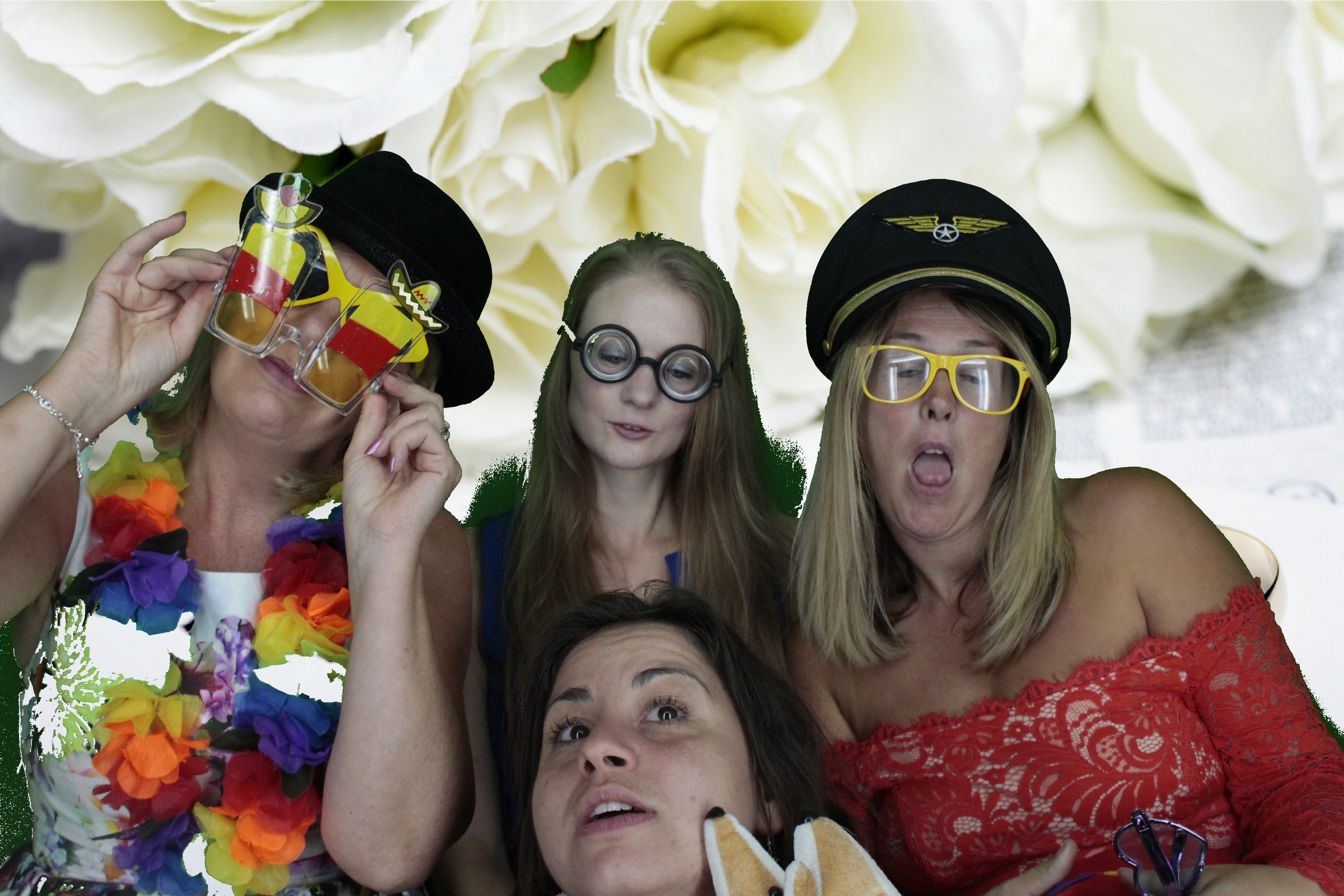 Mr & Mrs Bowles | View more photos from the event at gallery.myphotoboothexperience.co.uk/u/MyPhotoBoothExperienceLtd/Mr-Mrs-Bowles